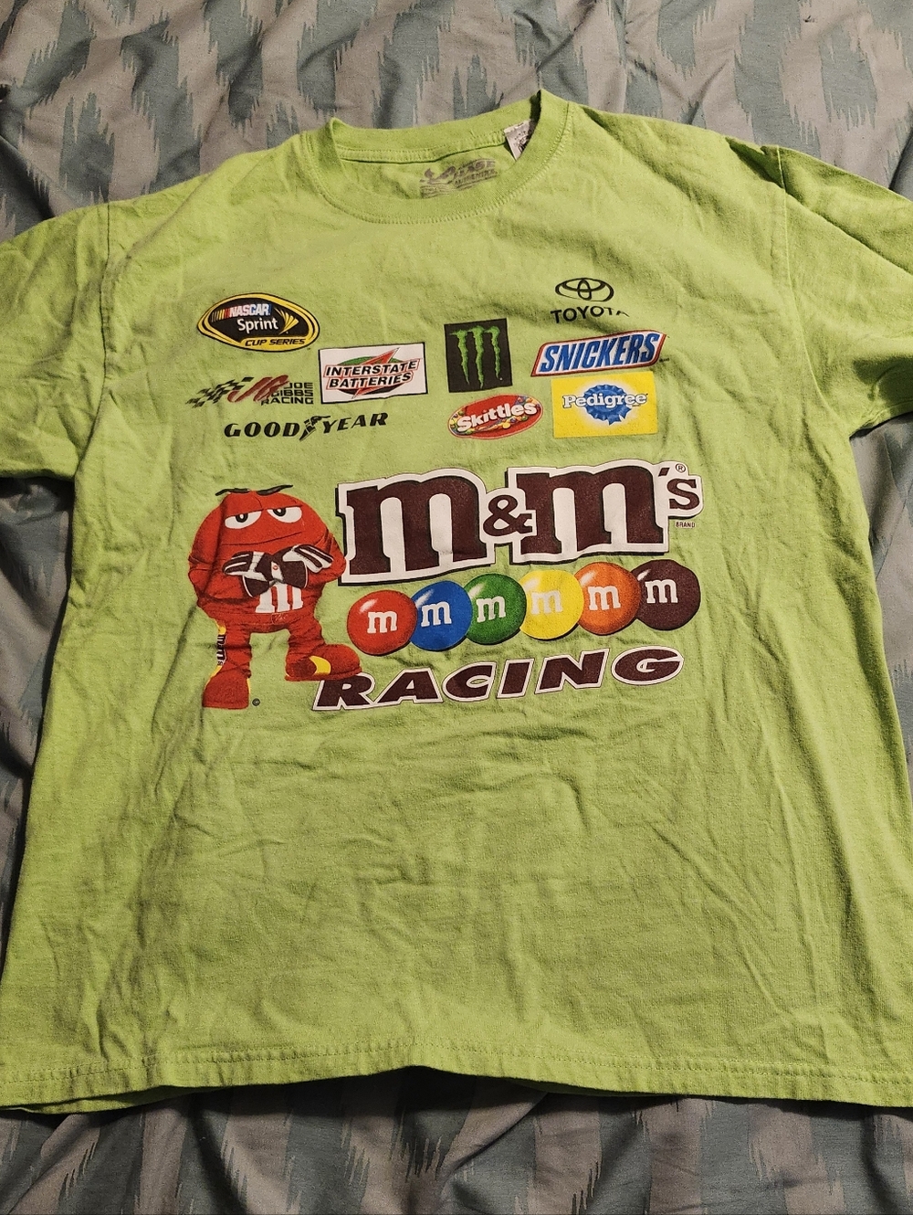 Kyle Busch #18 M&M Racing Double Sided Short Sleeve T-shirt NASCAR Men's Size L